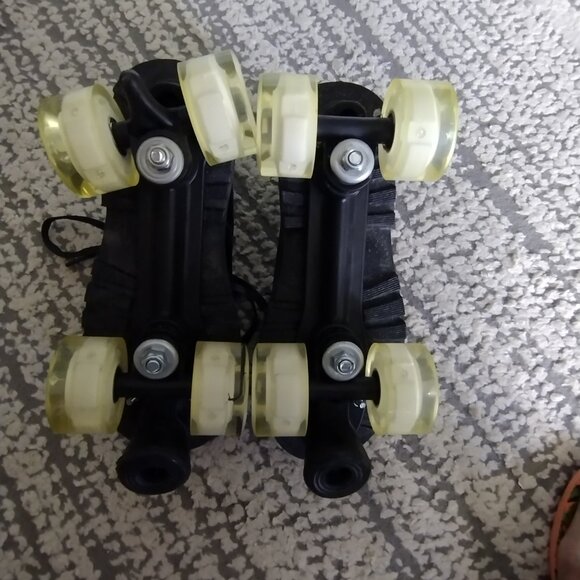 Custom Light-Up Roller Skates MARKE NIIH Bouncing Soles Black Boots Size 40 Quad - Picture 6 of 12